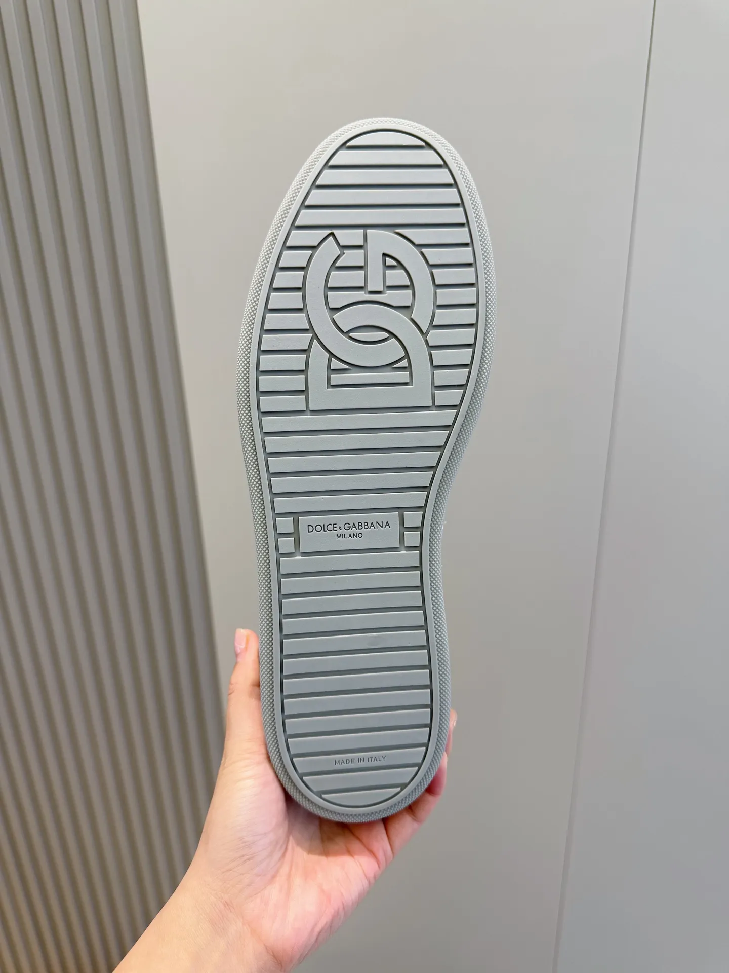 Men's Men's Shoes💰400 [New Style]🐏🐏DG men's calfskin sneakers Portofino Yacht shoes, simple and versatile design, unique saddle leather soles. The Dolce &G logo rear wing is the icing on the cake. Imported cowhide + rubber outsole Size: 39-44 (customized at 38.45)